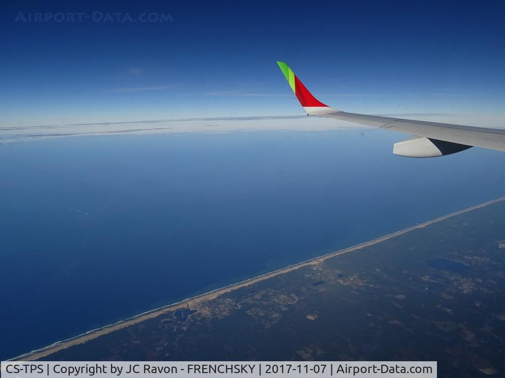 CS-TPS, 2011 Embraer 190LR (ERJ-190-100LR) C/N 19000493, overflying 