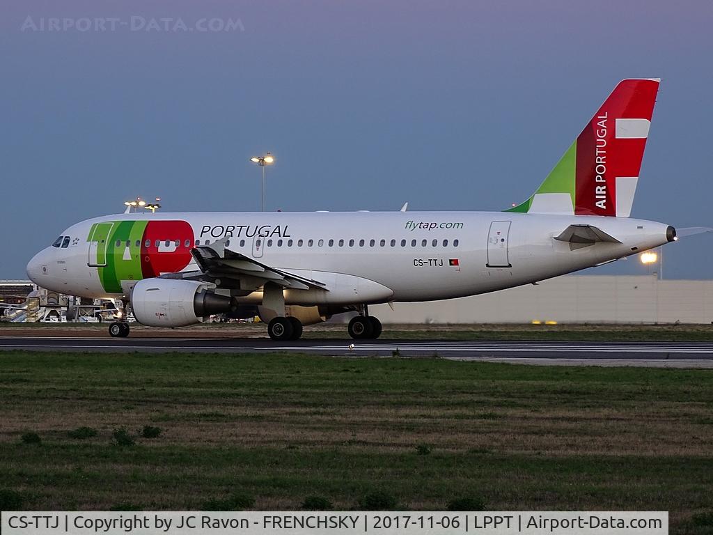 CS-TTJ, 1999 Airbus A319-111 C/N 979, TP1046 departure to Barcelona (BCN)