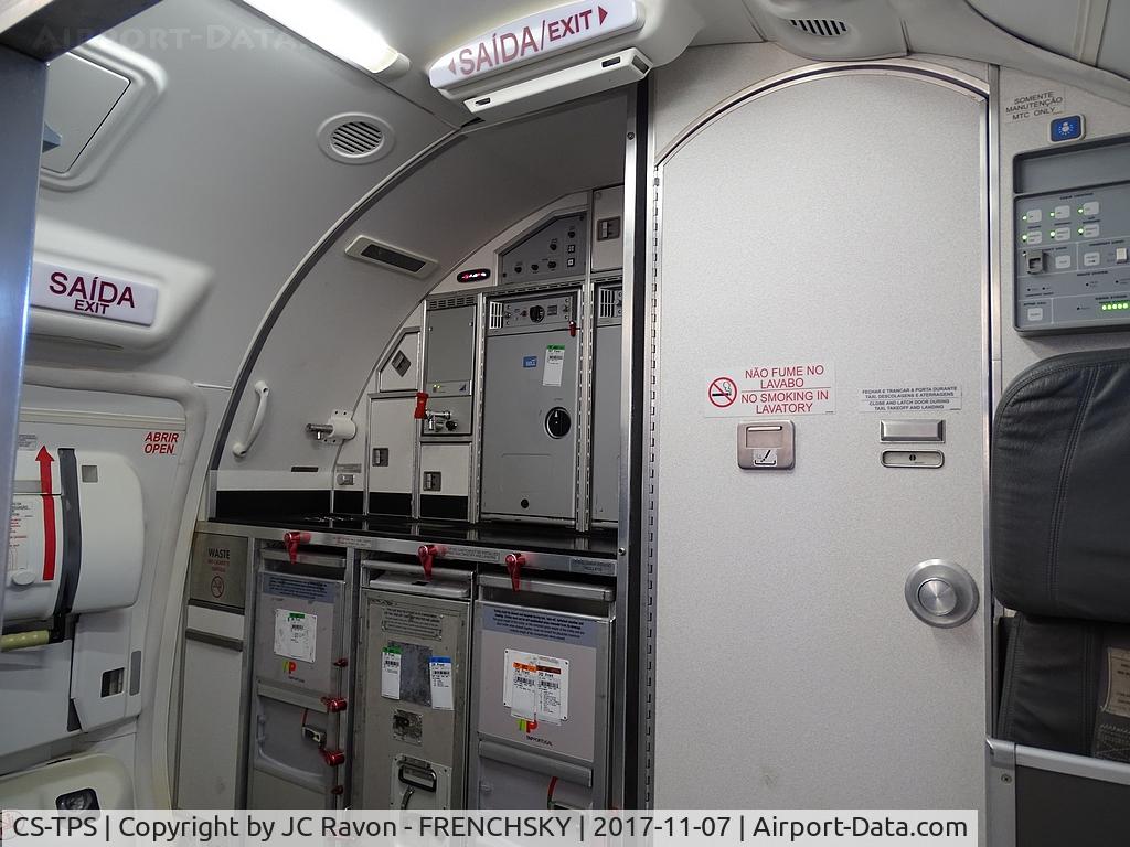 CS-TPS, 2011 Embraer 190LR (ERJ-190-100LR) C/N 19000493, back office TAP462 LIS/BOD