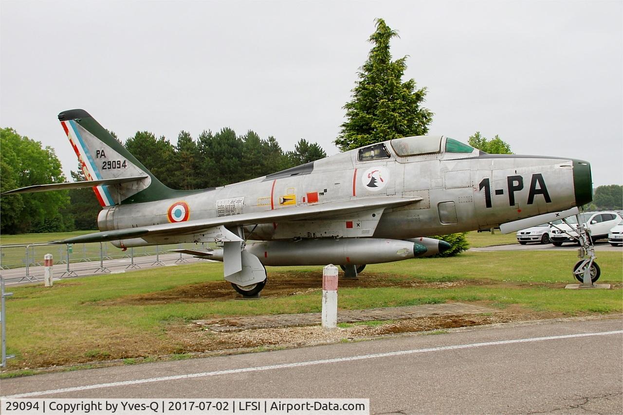 29094, Republic F-84F Thunderstreak C/N 52-8897, Republic F-84F Thunderstreak, Preserved at St Dizier-Robinson Air Base 113 (LFSI)
