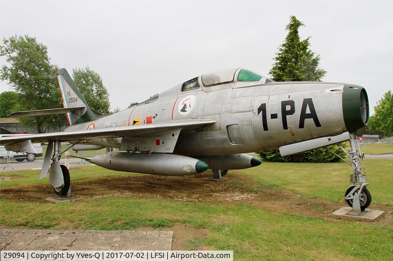 29094, Republic F-84F Thunderstreak C/N 52-8897, Republic F-84F Thunderstreak, Preserved at St Dizier-Robinson Air Base 113 (LFSI)