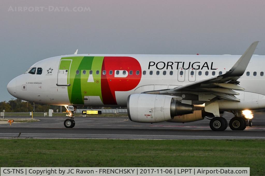 CS-TNS, 2009 Airbus A320-214 C/N 4021, TAP Air Portugal 752 take off runway 03 to Copenhagen (CPH)