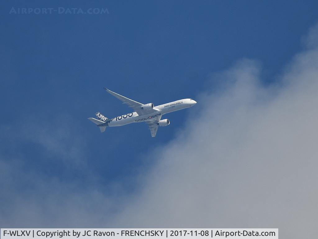 F-WLXV, 2016 Airbus A350-1041 C/N 0065, AIB92XV test flight overflying Bordeaux city
