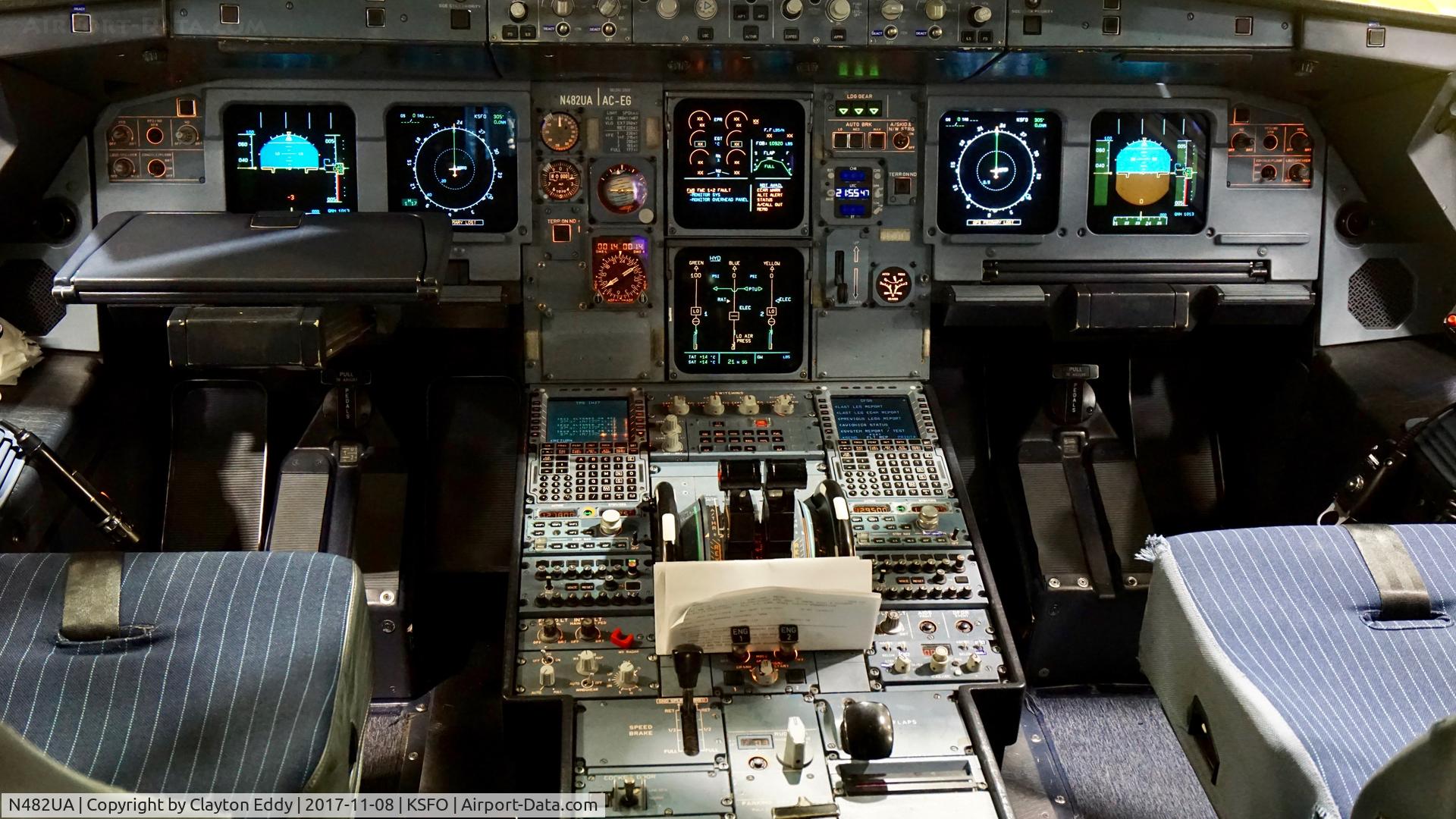 N482UA, 2001 Airbus A320-232 C/N 1584, SFO 2017.