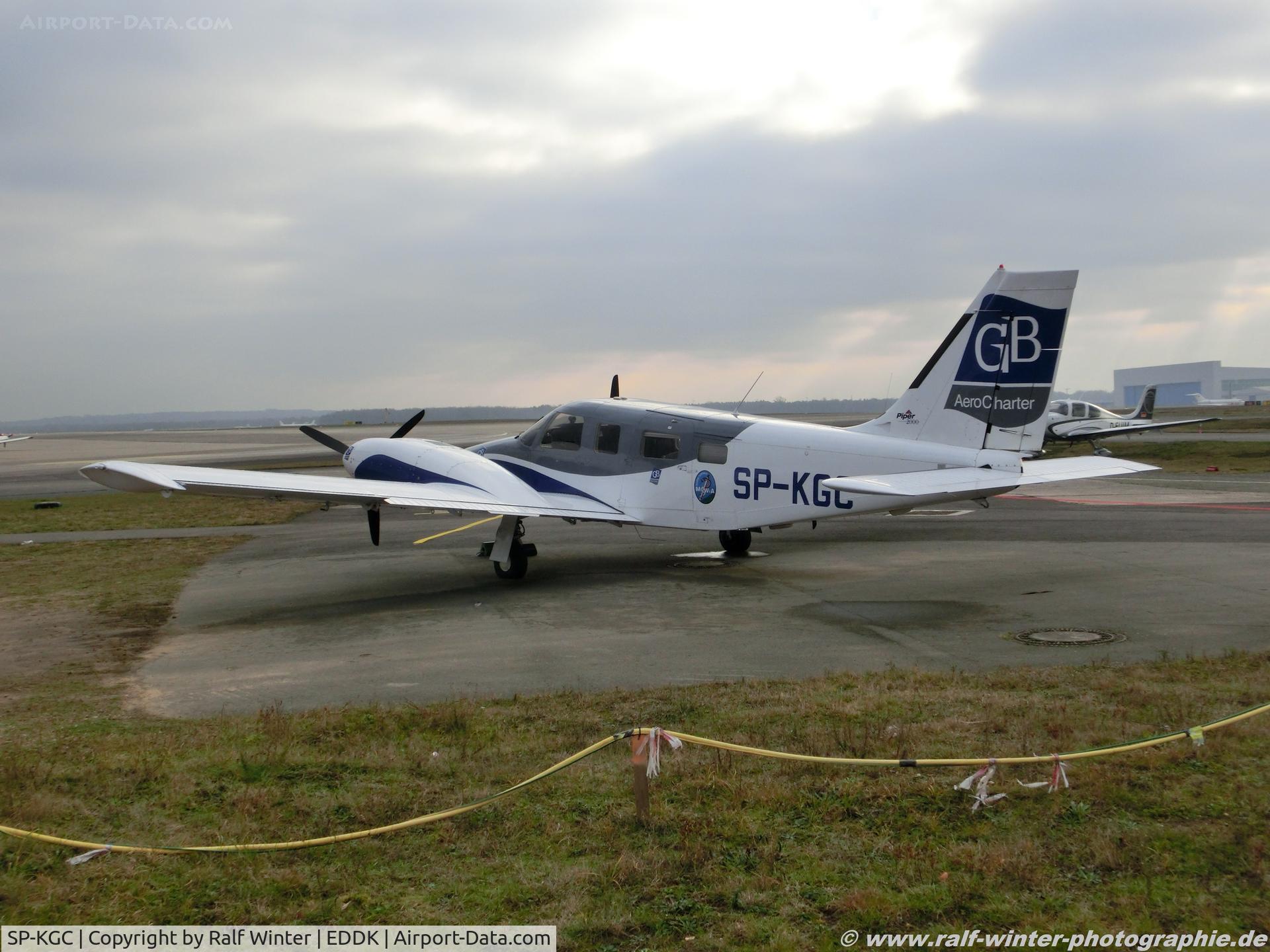 SP-KGC, Piper PA-34-220T Seneca V C/N 34-49194, Piper PA-34-220T Seneca V - Private - 3449194 - SP-KGC - 2016 - CGN