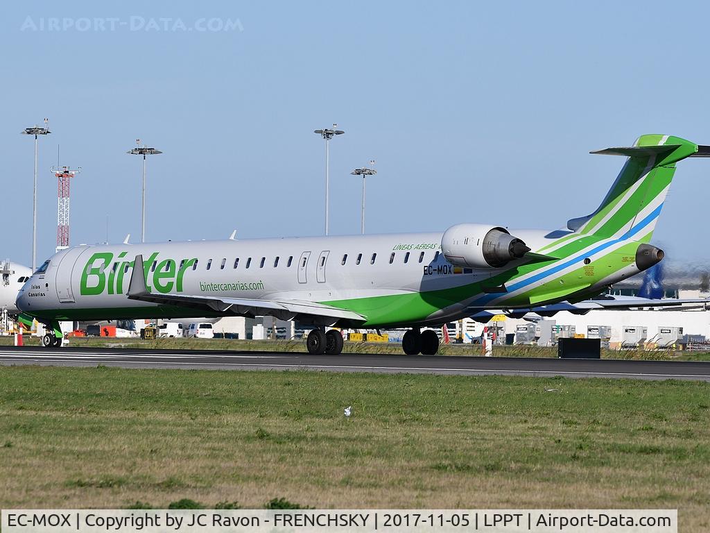 EC-MOX, 2017 Bombardier CRJ-1000ER NG (CL-600-2E25) C/N 19053, Binter Canarias  NT6811 departure to Tenerife (TFN)