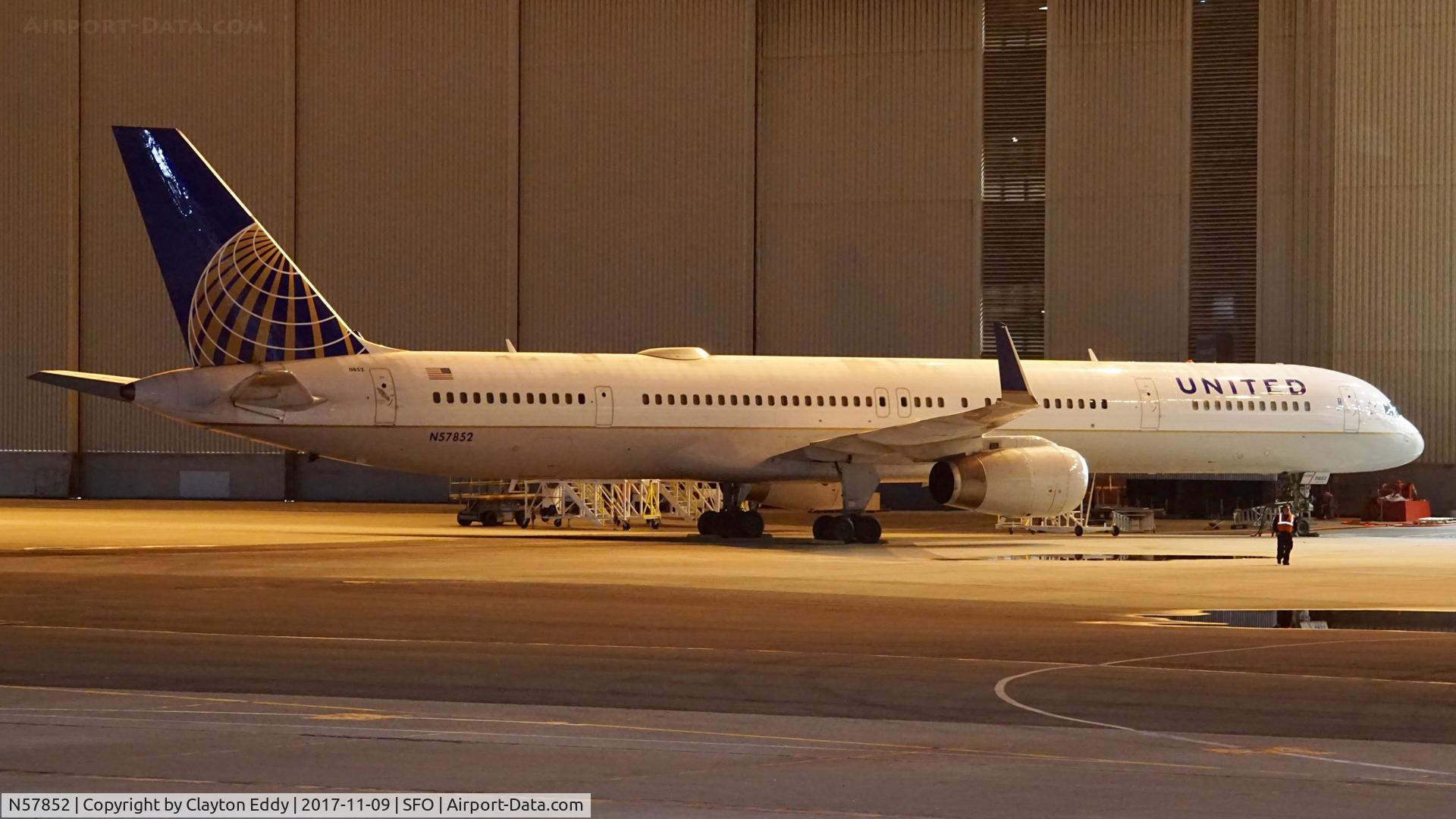 N57852, 2001 Boeing 757-324 C/N 32811, SFO 2017.