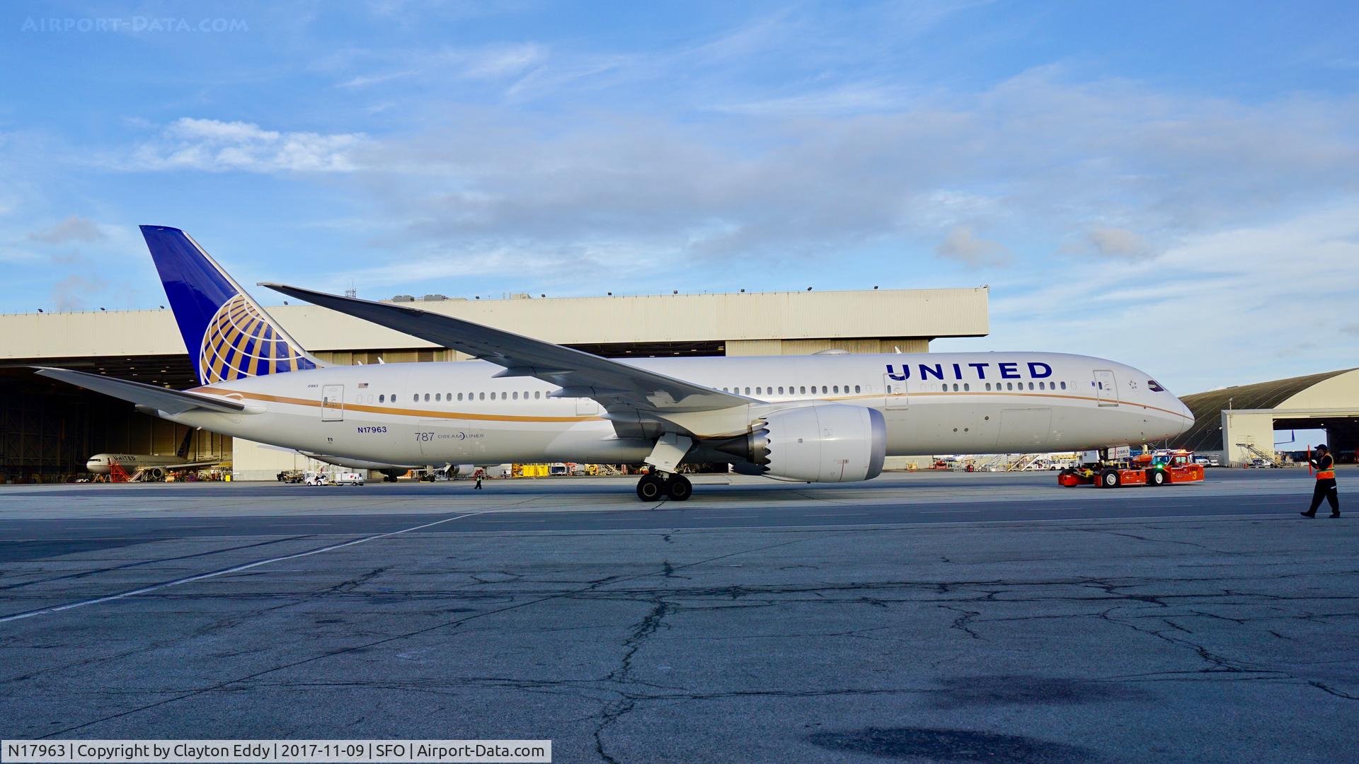 N17963, 2016 Boeing 787-9 Dreamliner C/N 37812, SFO 2017.