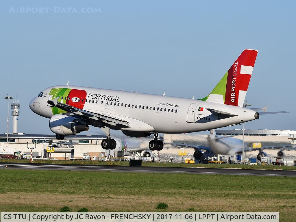 CS-TTU, 2002 Airbus A319-112 C/N 1668, TP1453 from Marrakesh (RAK) landing runway 03