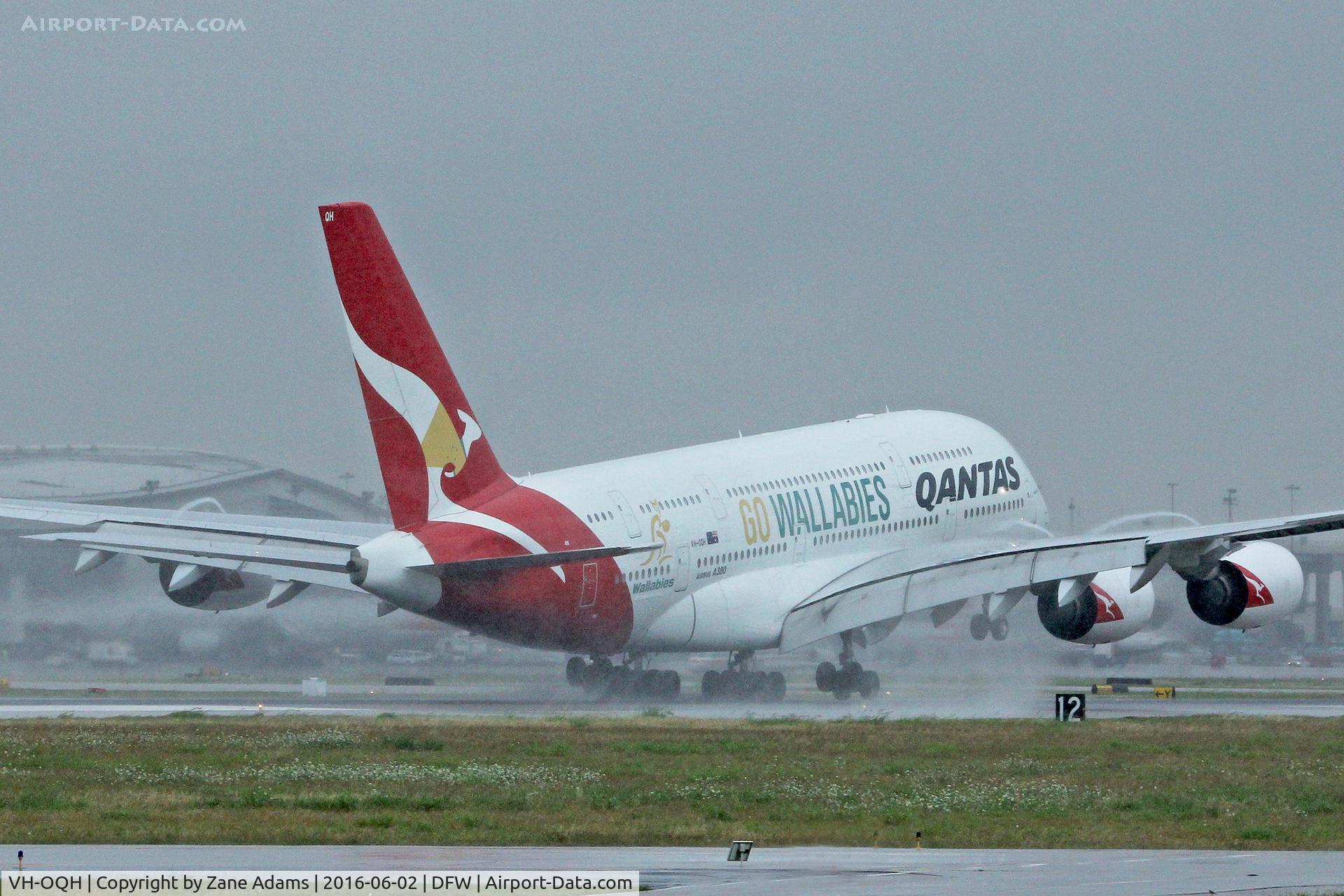 VH-OQH, 2009 Airbus A380-842 C/N 050, Arriving at DFW Airport