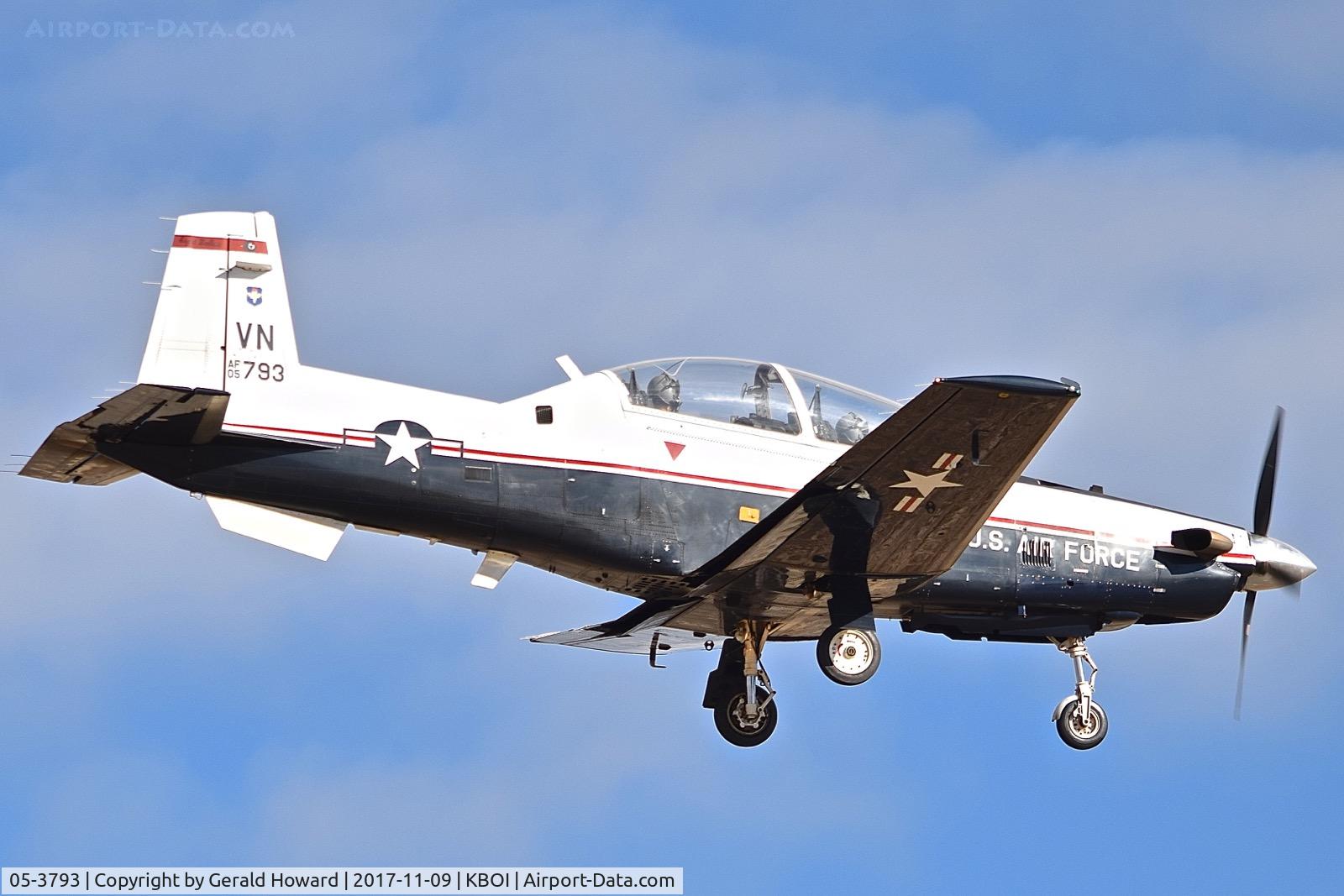 05-3793, 2005 Raytheon T-6A Texan II C/N PT-345, Landing RWY 10R.  71st Flying Training Wing, Vance AFB, OK.