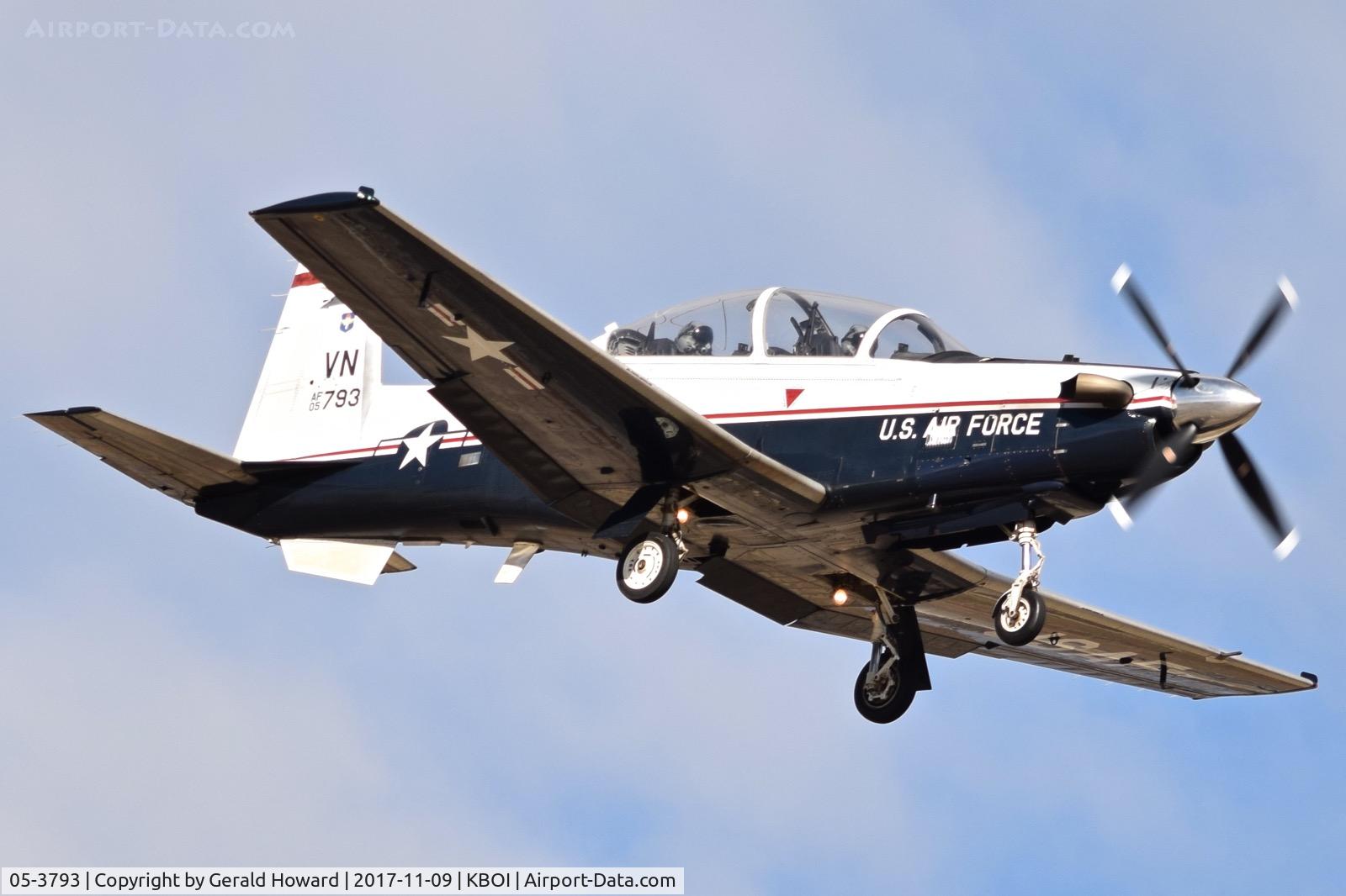 05-3793, 2005 Raytheon T-6A Texan II C/N PT-345, Approach to RWY 10R.  71st Flying Training Wing, Vance AFB, OK.