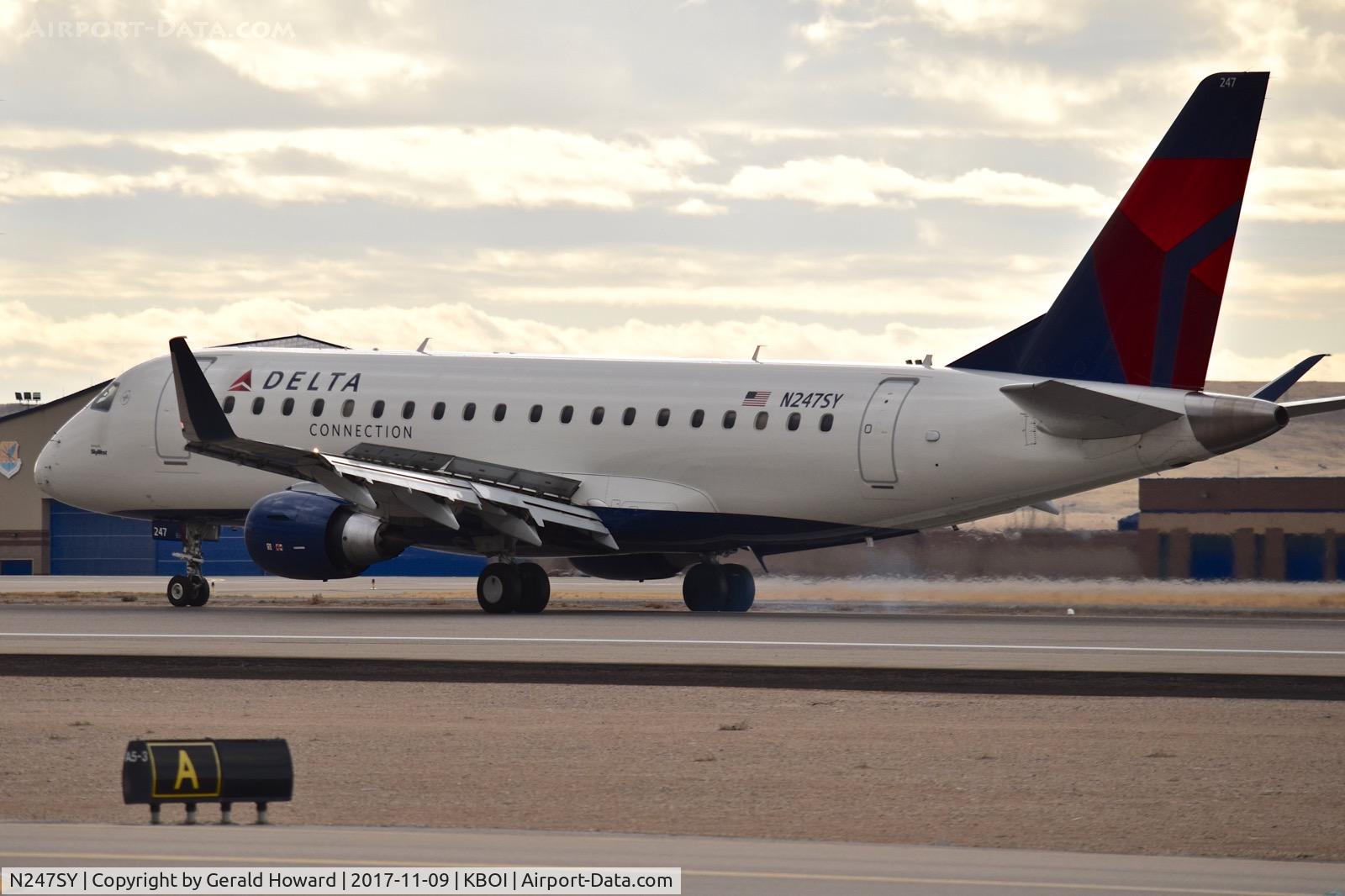 N247SY, 2016 Embraer 175LR (ERJ-170-200LR) C/N 17000608, Landing roll out on RWY 10L.