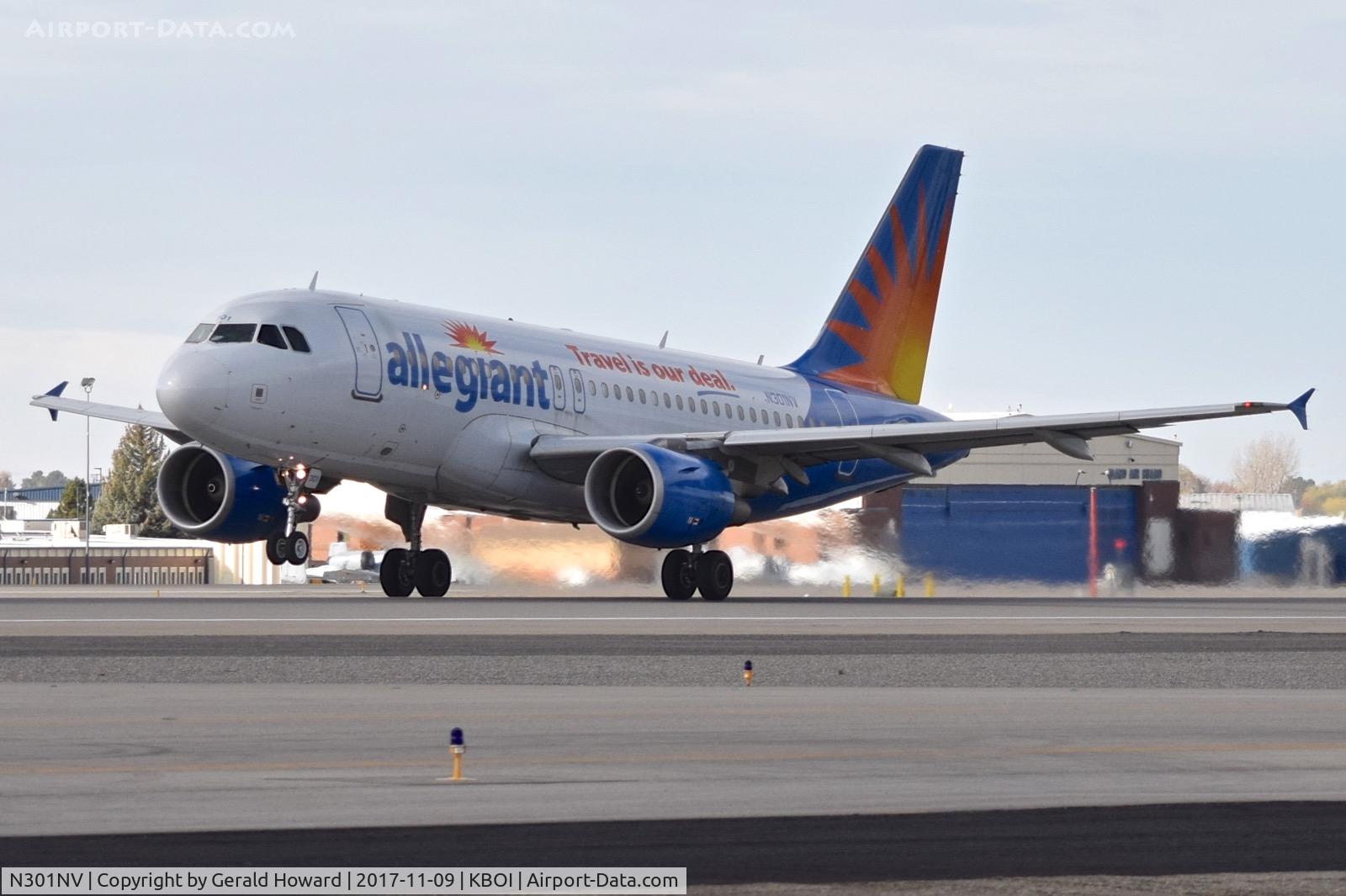 N301NV, 2004 Airbus A319-112 C/N 2319, Take off roll on RWY 10L.