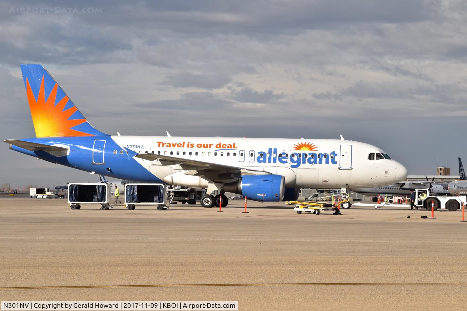 N301NV, 2004 Airbus A319-112 C/N 2319, Push back from the gate.