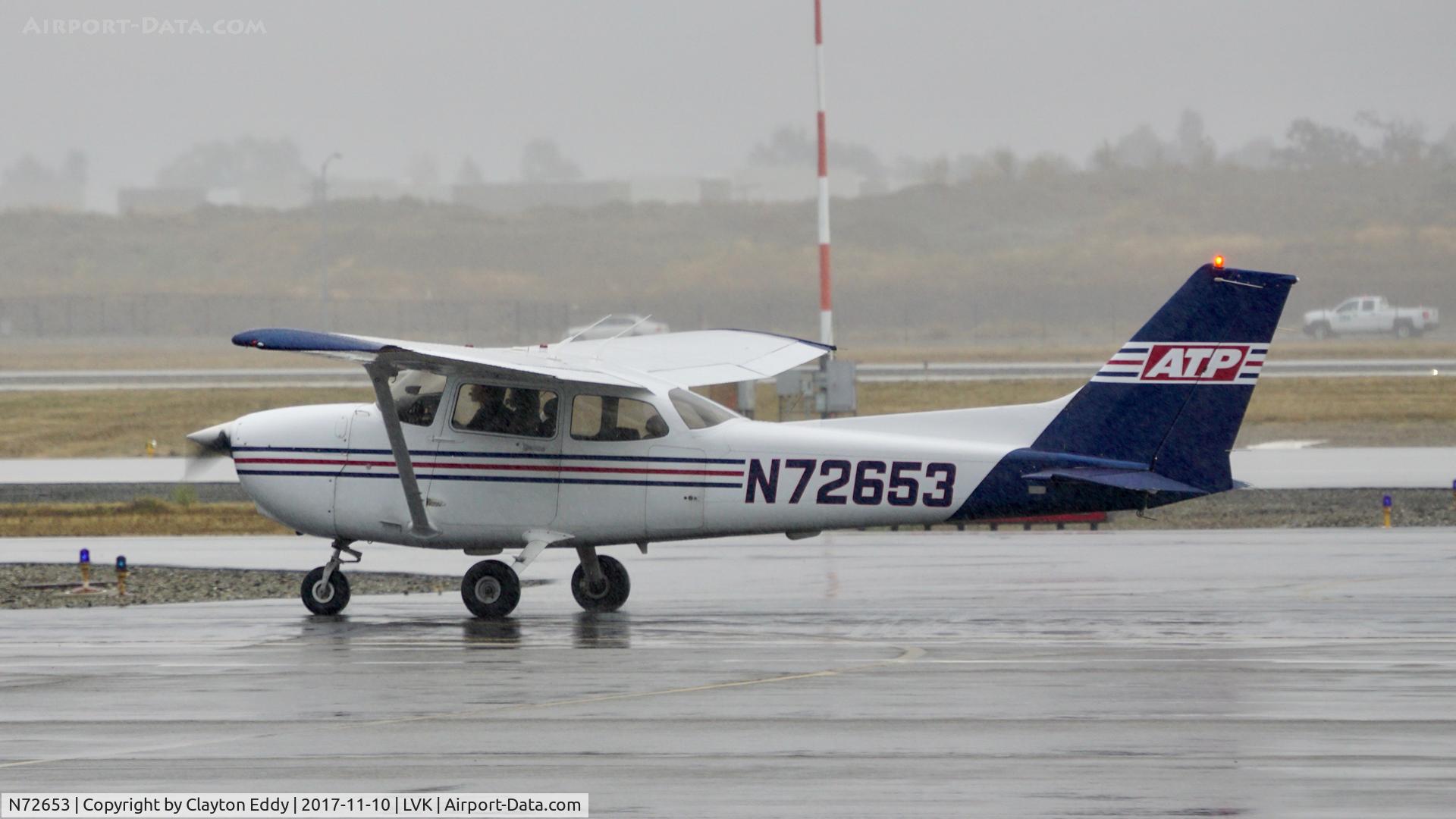 N72653, 1999 Cessna 172R C/N 17280807, Livermore Airport California 2017.