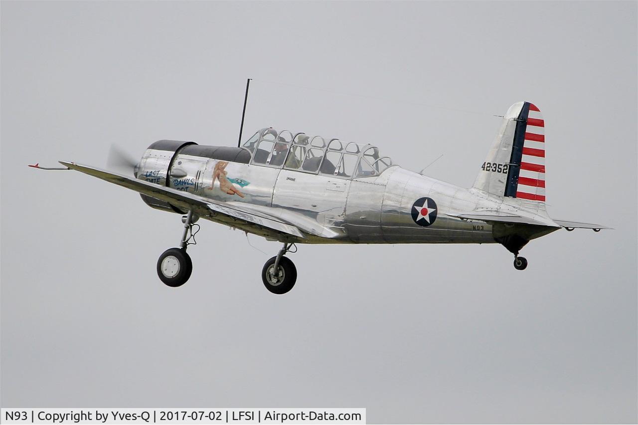 N93, 1943 Convair BT-13A Valiant C/N 9102, Convair BT-13A, Take off rwy 29, St Dizier-Robinson Air Base 113 (LFSI) Open day 2017