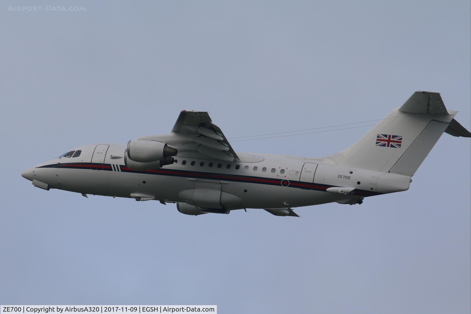 ZE700, 1984 British Aerospace BAe.146-100 CC.2 C/N E1021, Performing touch and go sortie on a fine autumn afternoon