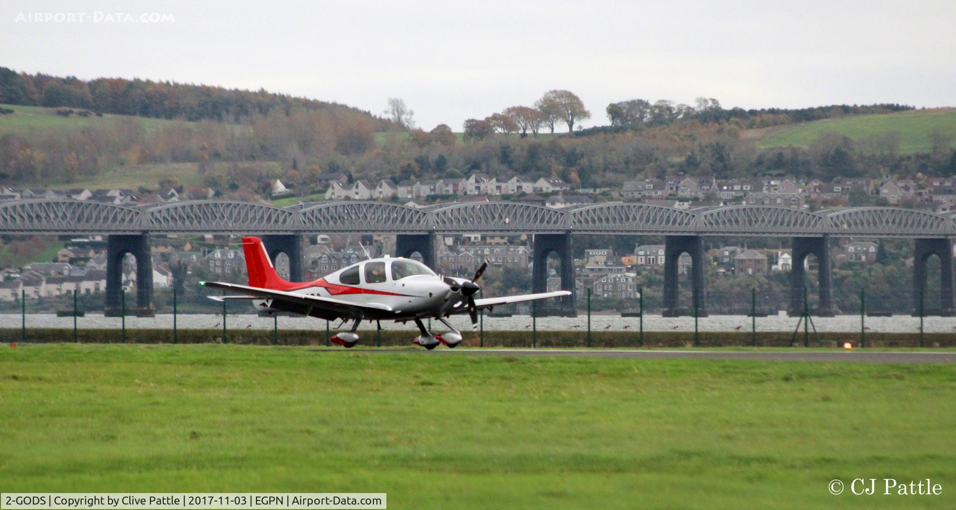 2-GODS, Cirrus SR22T C/N 1070, Landing at Dundee with Tay Rail Bridge in background