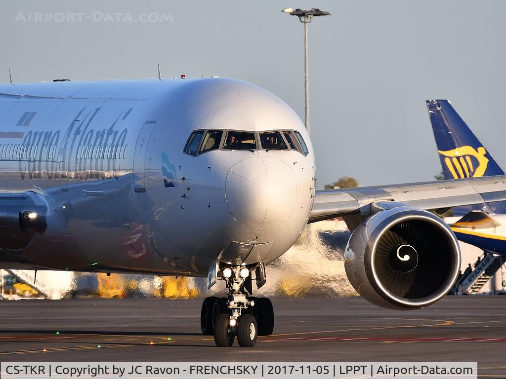 CS-TKR, 2001 Boeing 767-36N/ER C/N 30854, EuroAtlantic Airways TP2615 departure to Caracas (CCS)