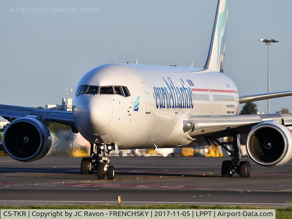CS-TKR, 2001 Boeing 767-36N/ER C/N 30854, EuroAtlantic Airways TP2615 departure to Caracas (CCS)
