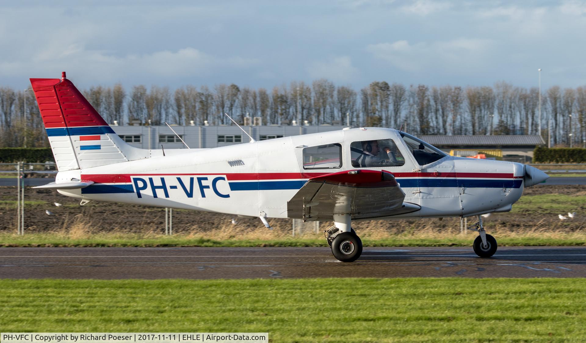 PH-VFC, 1989 Piper PA-28-161 C/N 2841314, Lelystad