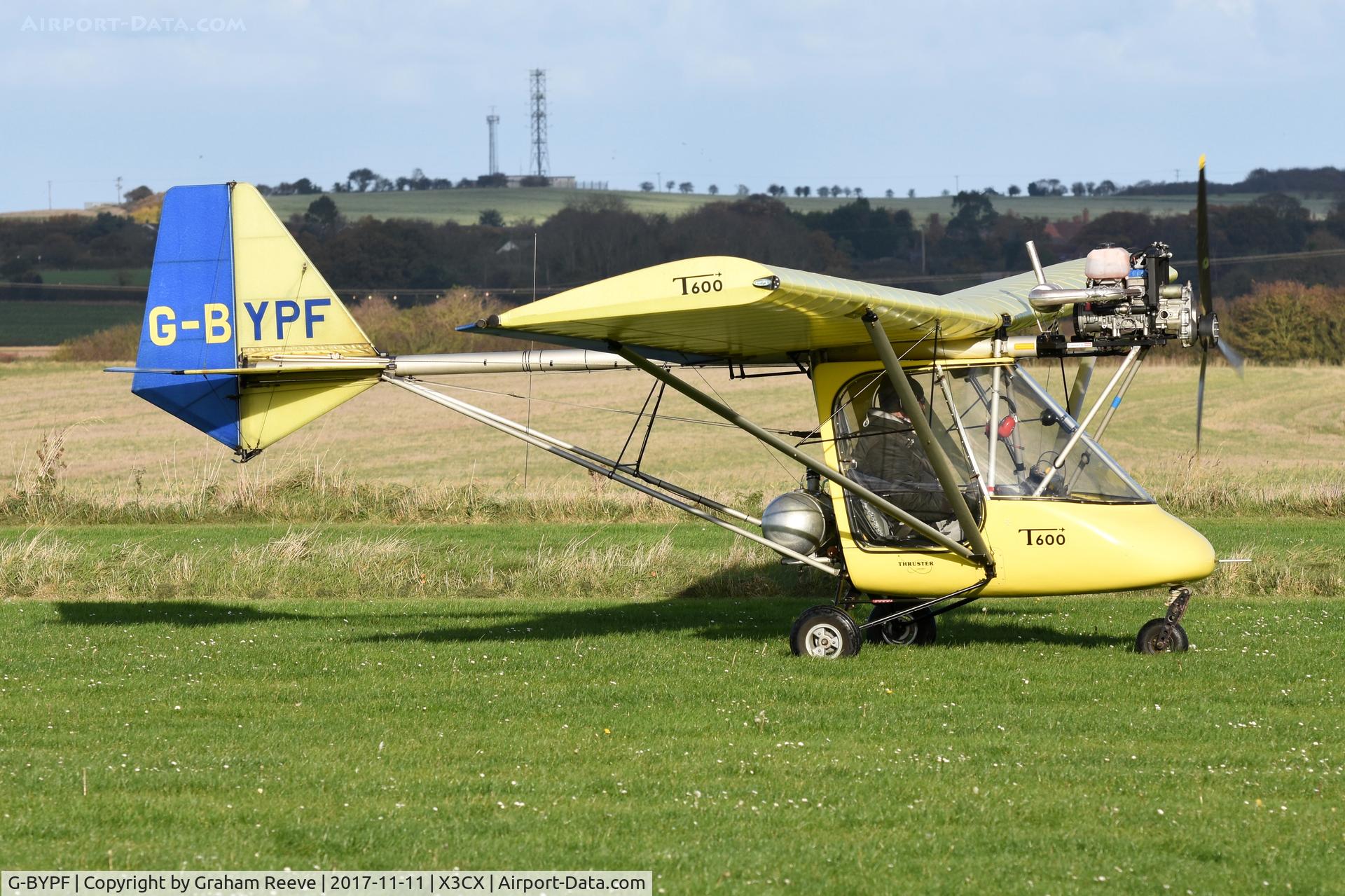 G-BYPF, 1999 Thruster Sprint T600N C/N 9089-T600N-034, Departing from Northrepps.