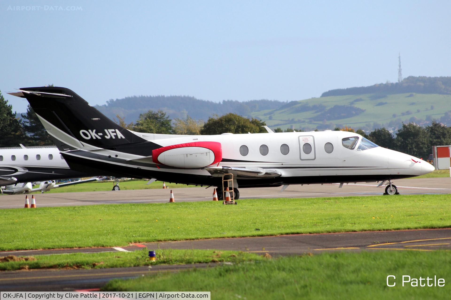 OK-JFA, 2003 Raytheon 400XT Nextant C/N RK-345, On the ramp at Dundee