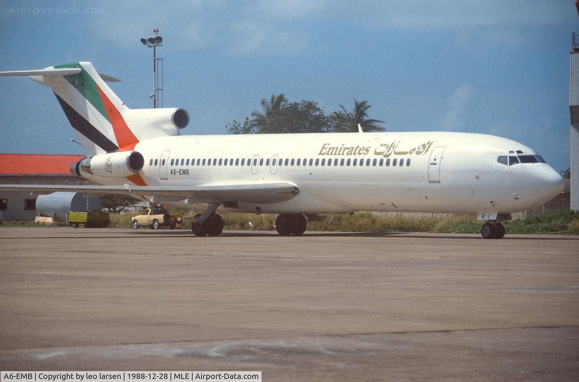 A6-EMB, 1982 Boeing 727-264 C/N 22982, Male Maldives 28.12.1988