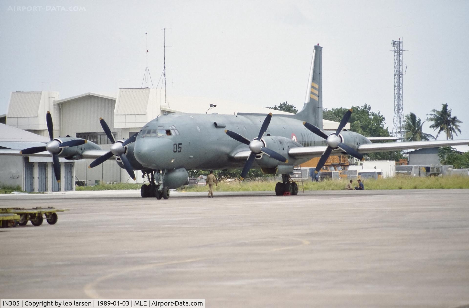 IN305, Ilyushin Il-38SD C/N 080010609, Male Maldives 3.1.1989