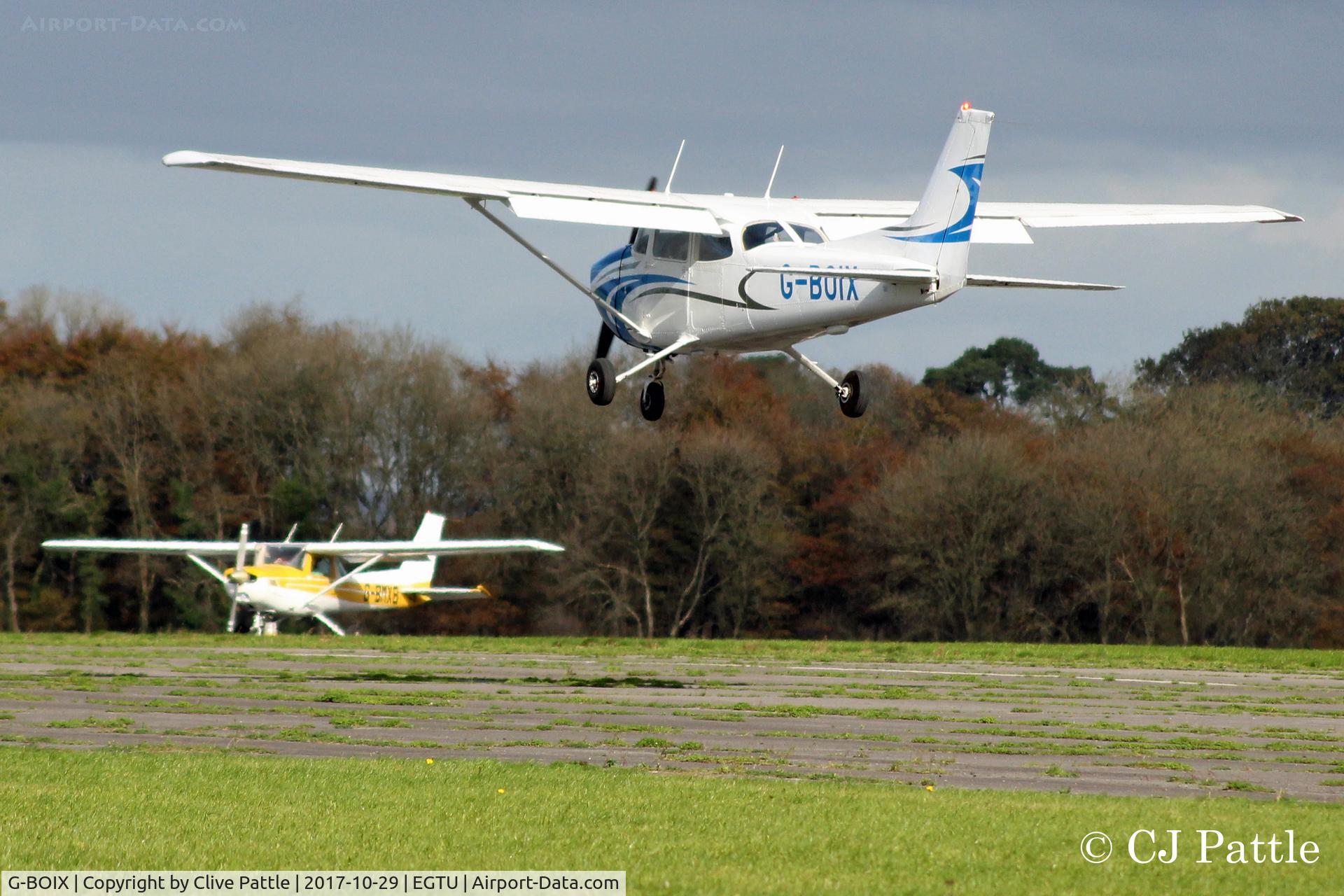 G-BOIX, 1979 Cessna 172N C/N 172-71206, About to land at Dunkeswell