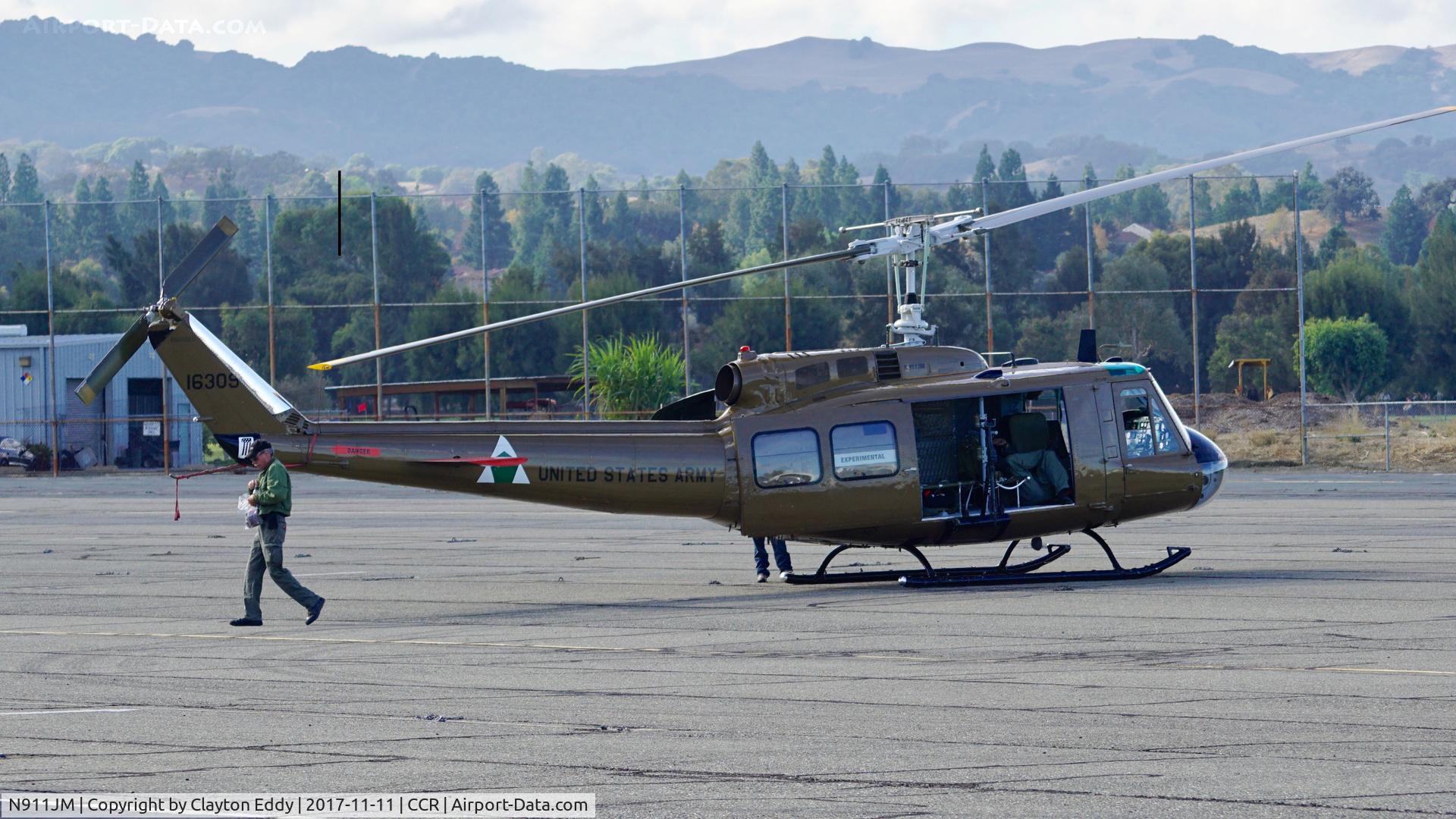 N911JM, 1965 Bell UH-1H C/N 65-09870, Buchanan Field Concord California 2017.