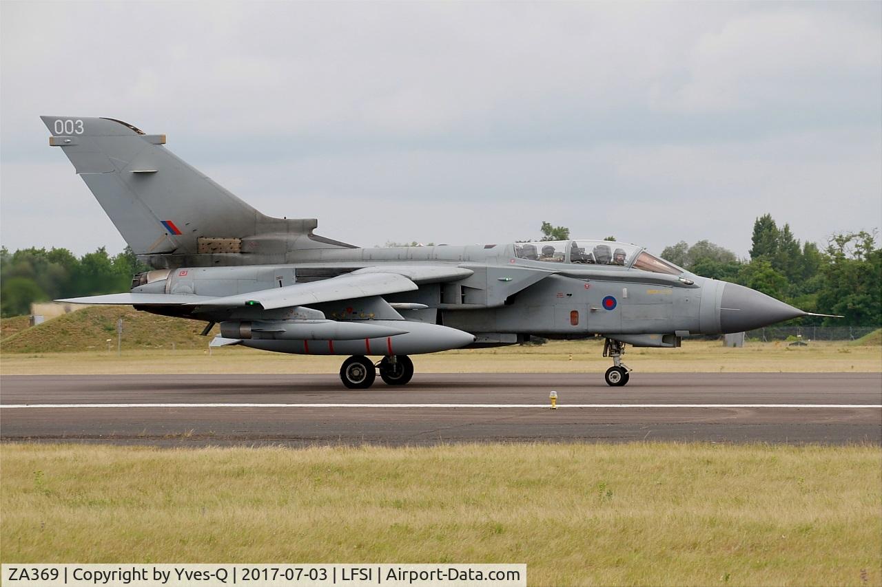 ZA369, 1982 Panavia Tornado GR.4A C/N 166/BS051/3083, Royal Air Force Panavia Tornado GR.4A, Taxiing to holding point rwy 29, St Dizier-Robinson Air Base 113 (LFSI) Open day 2017
