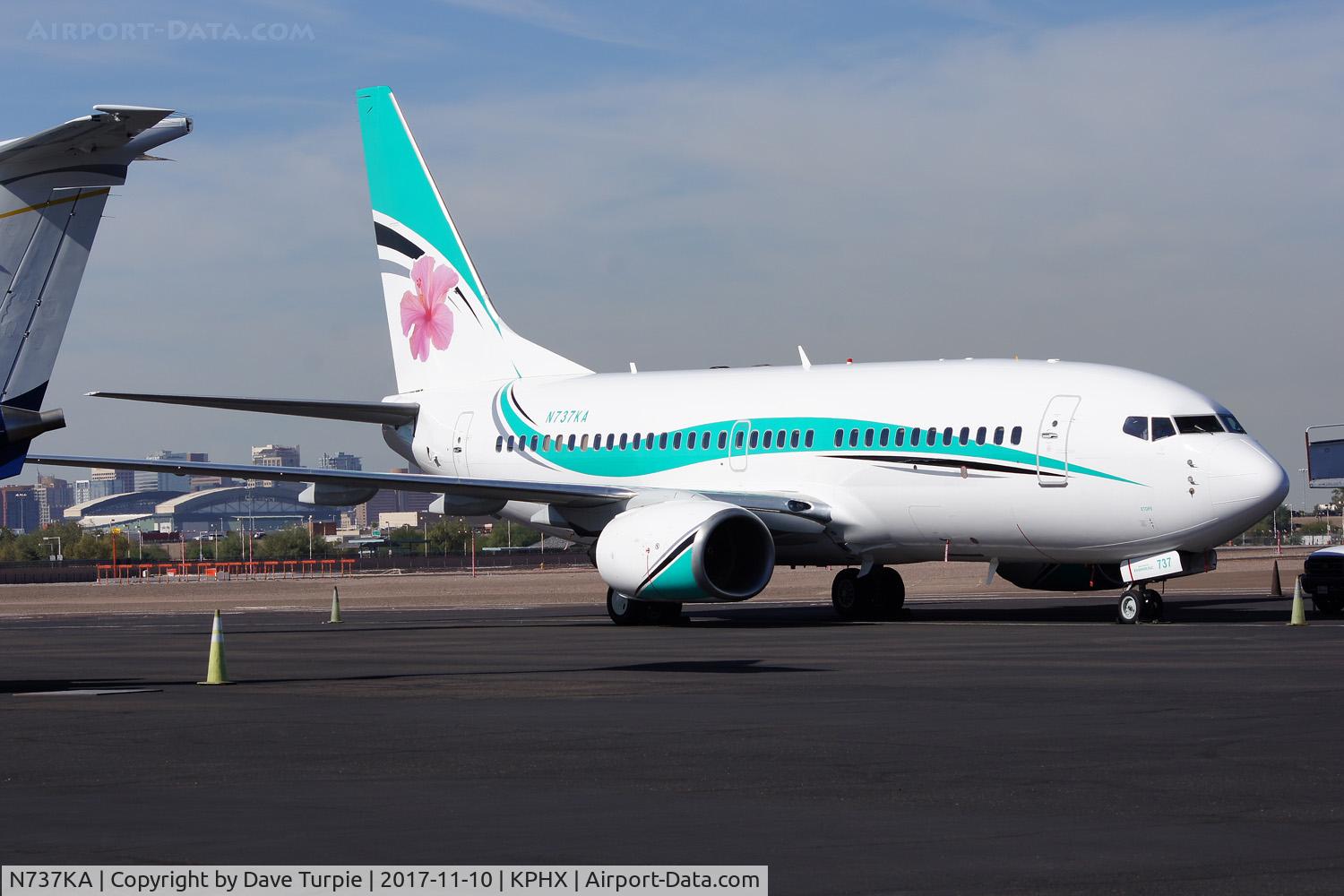 N737KA, 2001 Boeing 737-7BX C/N 30740, Kaiser Air