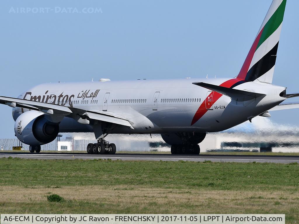 A6-ECM, 2009 Boeing 777-36N/ER C/N 37703, EK192 take off to Dubai