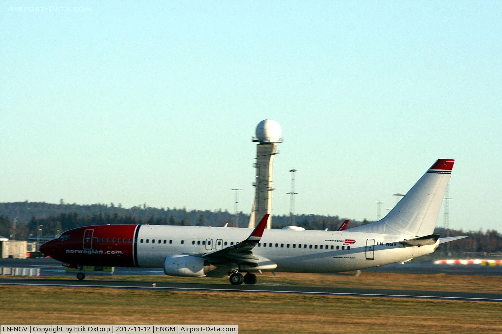 LN-NGV, 2014 Boeing 737-8JP C/N 39031, LN-NGV taking off OSL