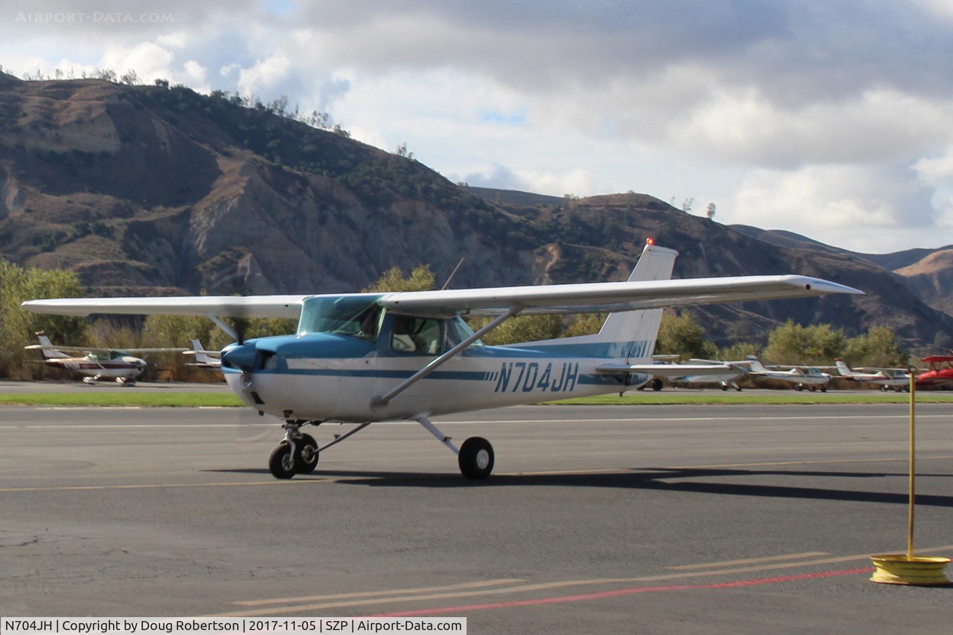 N704JH, 1976 Cessna 150M C/N 15078644, 1976 Cessna 150M, Continental O-200 100 Hp, taxi back