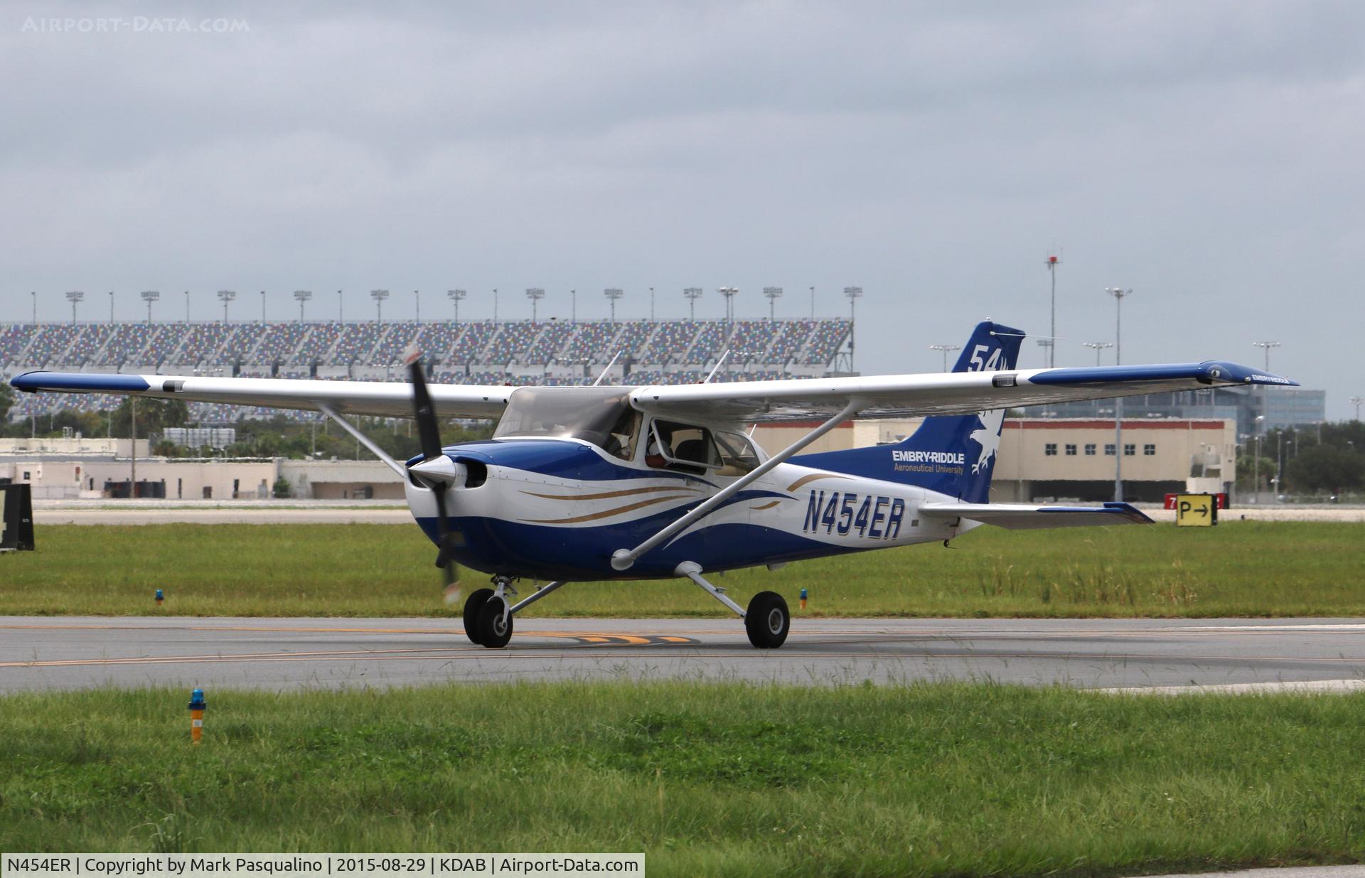 N454ER, 2015 Cessna 172S C/N 172S11588, Cessna 172S