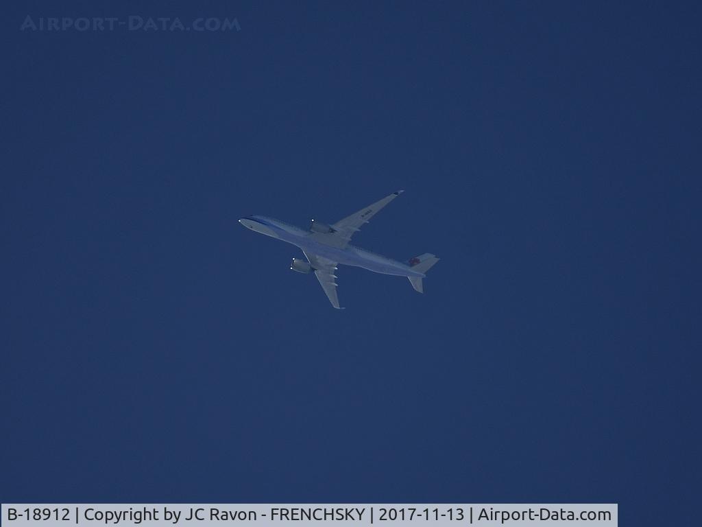 B-18912, 2017 Airbus A350-941 C/N 162, First test flight AIB01HC CHINA AIRLINES level 310 overflying Bordeaux city backlight