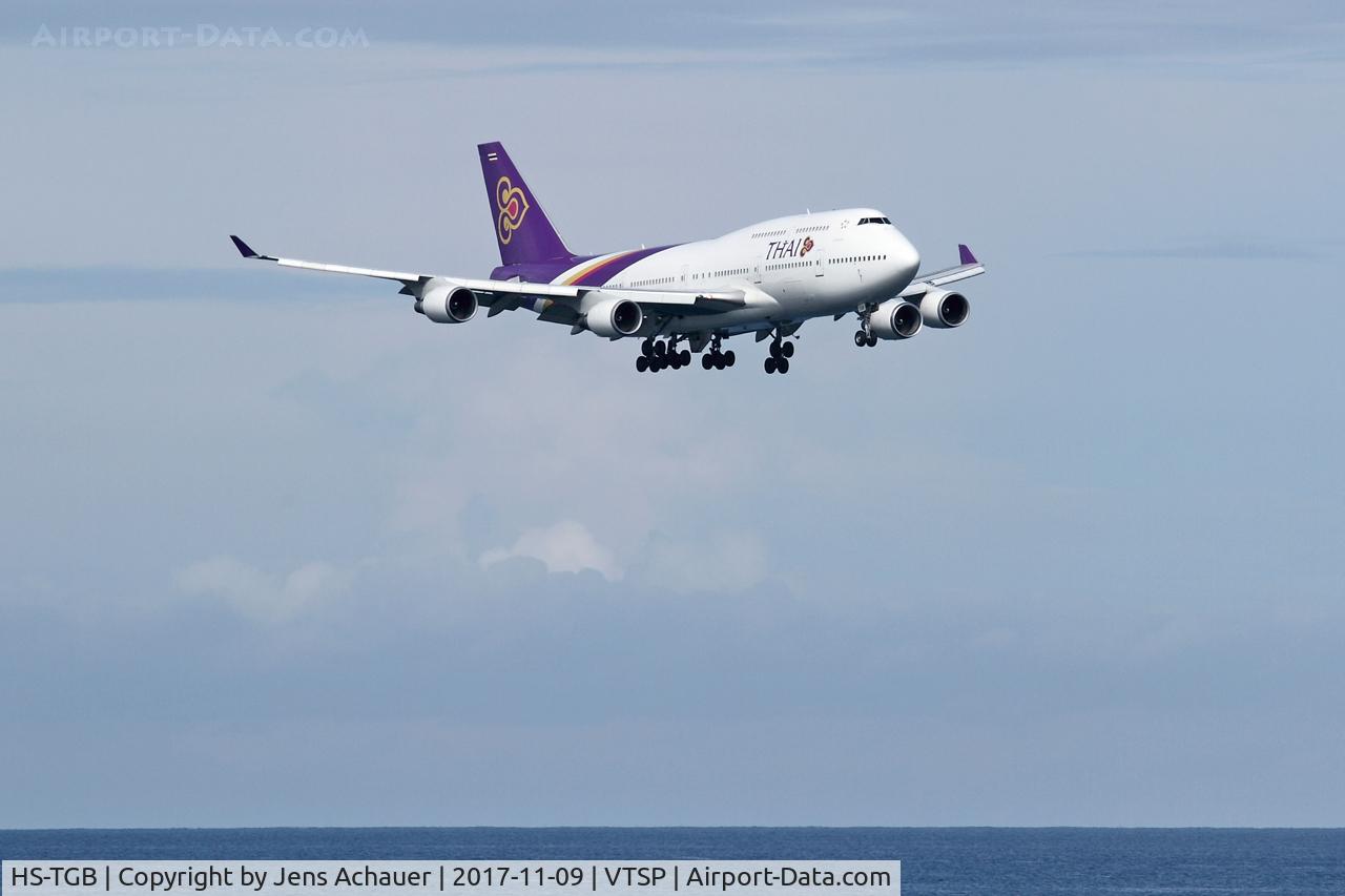 HS-TGB, 2001 Boeing 747-4D7 C/N 32370, Short final rwy 09