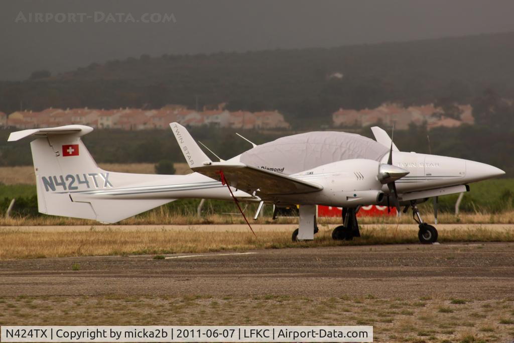 N424TX, Diamond DA-42 Twin Star C/N 42.058, Parked