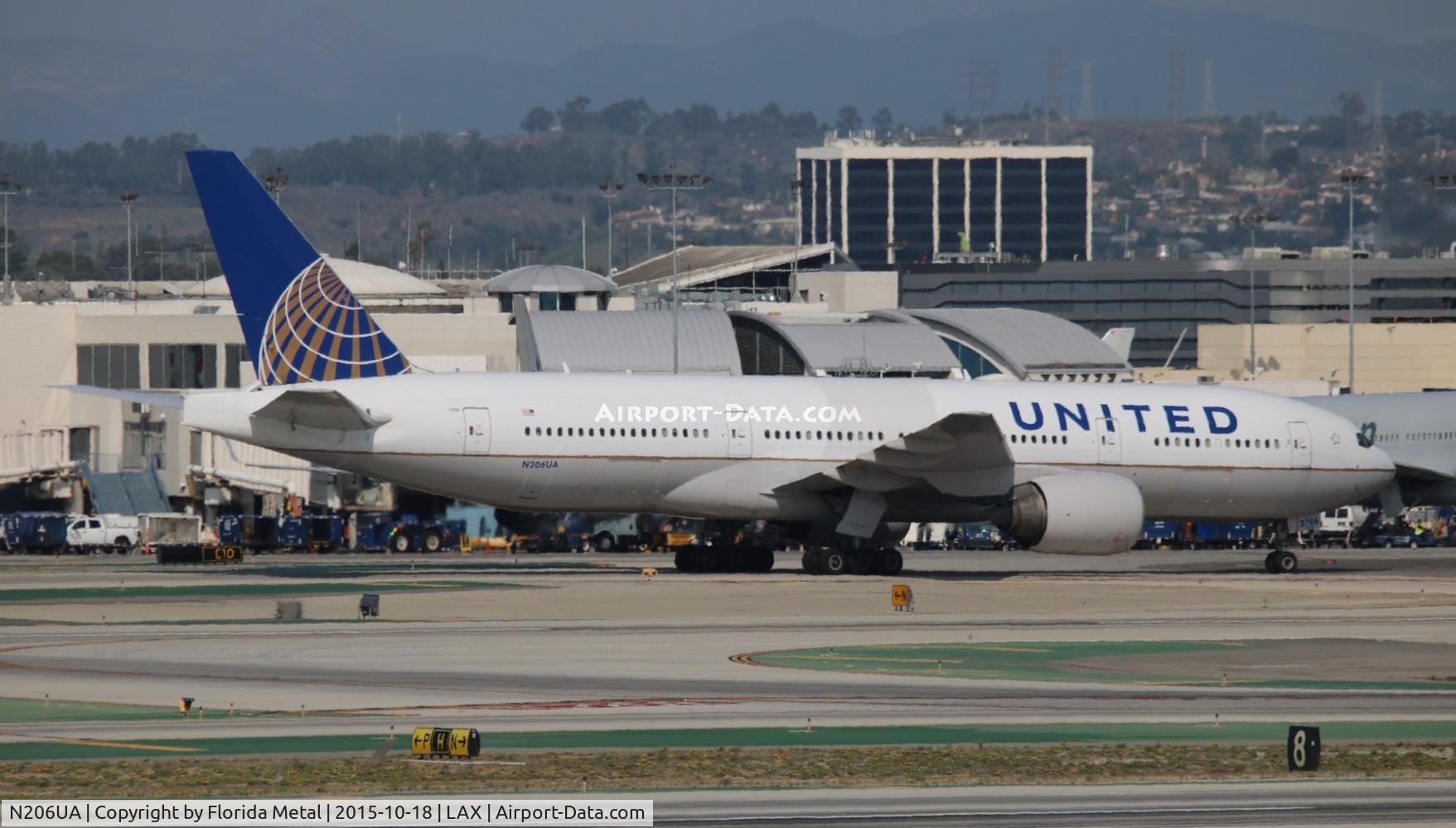 N206UA, 1999 Boeing 777-222/ER C/N 30212, United
