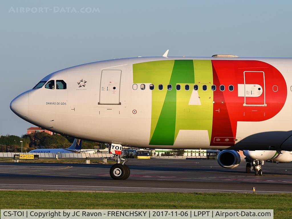 CS-TOI, 1997 Airbus A330-223 C/N 195, 