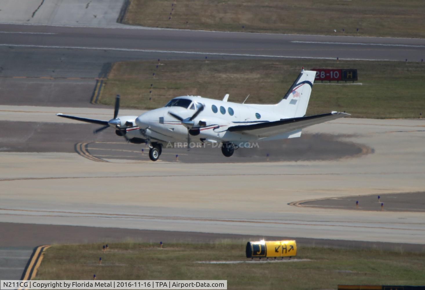N211CG, 1974 Beech E90 King Air C/N LW-101, Beech E90
