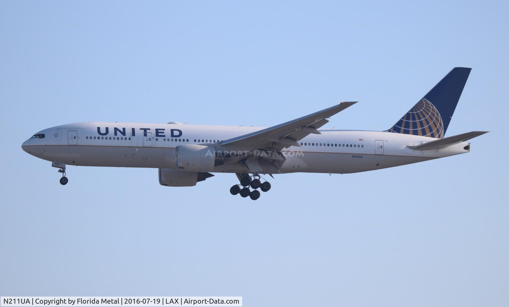 N211UA, 2000 Boeing 777-222 C/N 30217, United