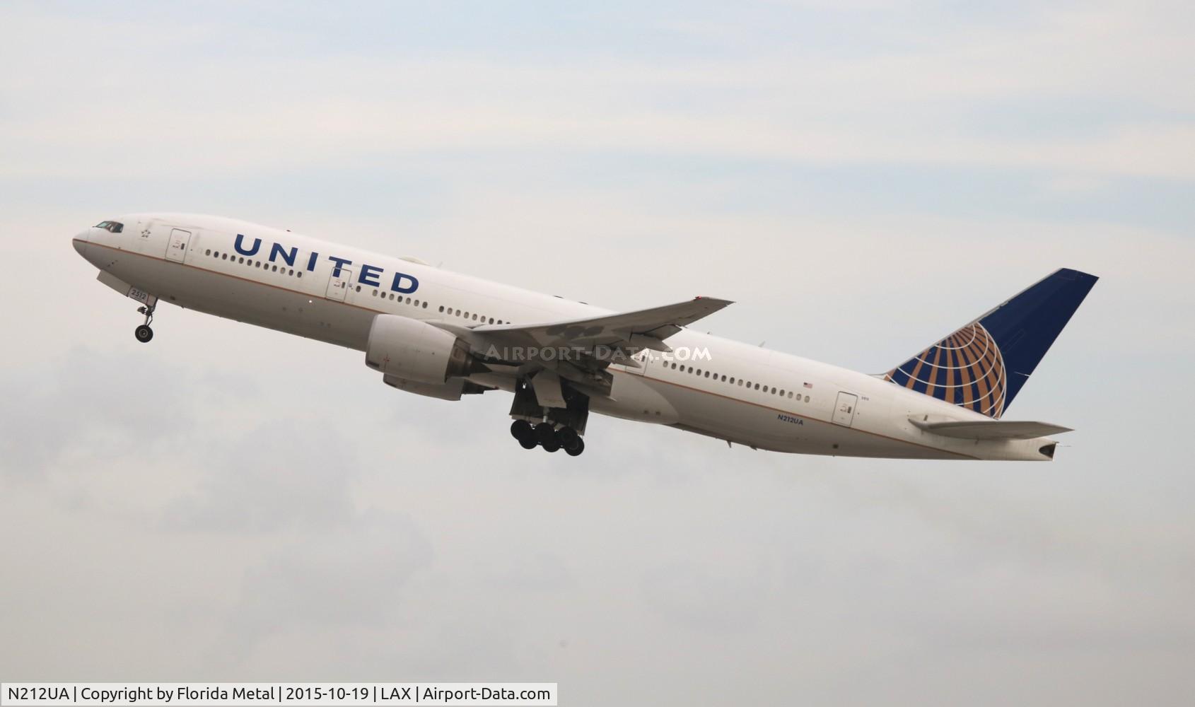 N212UA, 2000 Boeing 777-222 C/N 30218, United