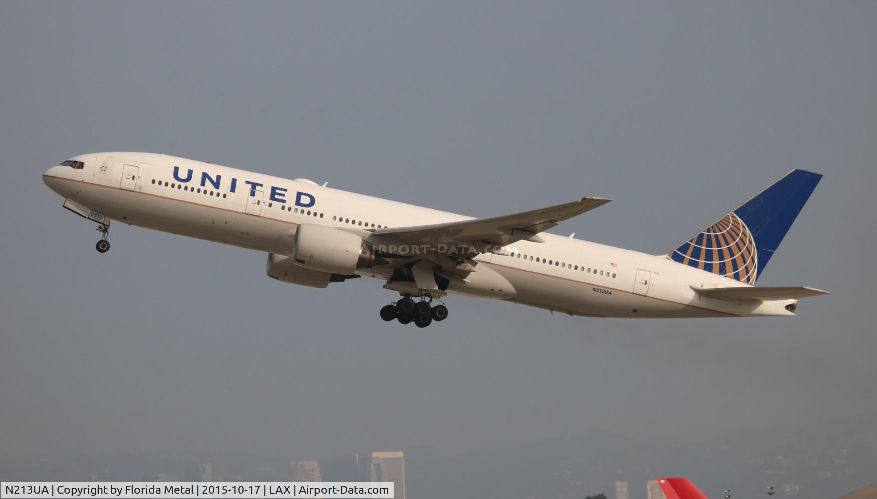N213UA, 2000 Boeing 777-222 C/N 30219, United