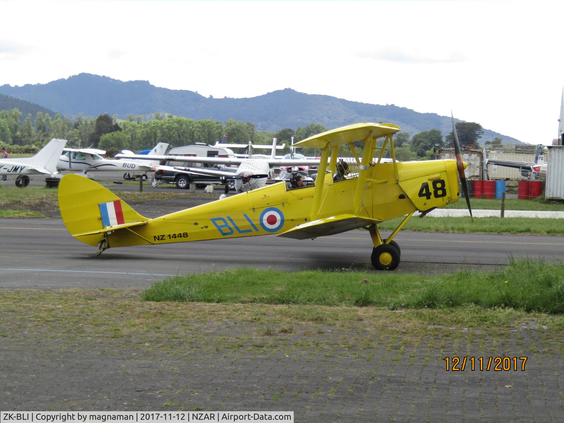 ZK-BLI, De Havilland New Zealand DH-82A Tiger Moth C/N DHNZ128, taxying in