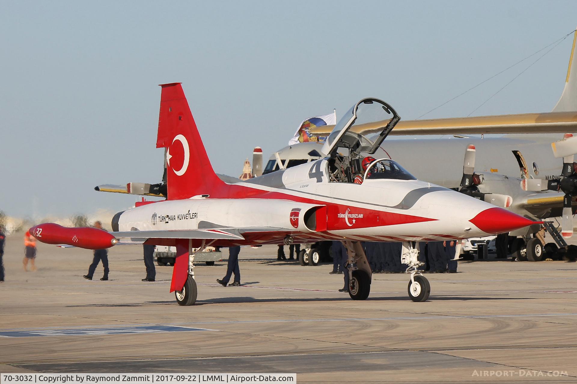 70-3032, Northrop (Canadair) NF-5A-2000 (CL-226) C/N 32, Northrop NF-5B 70-3032/4 Turkish Stars Aerobatic Team