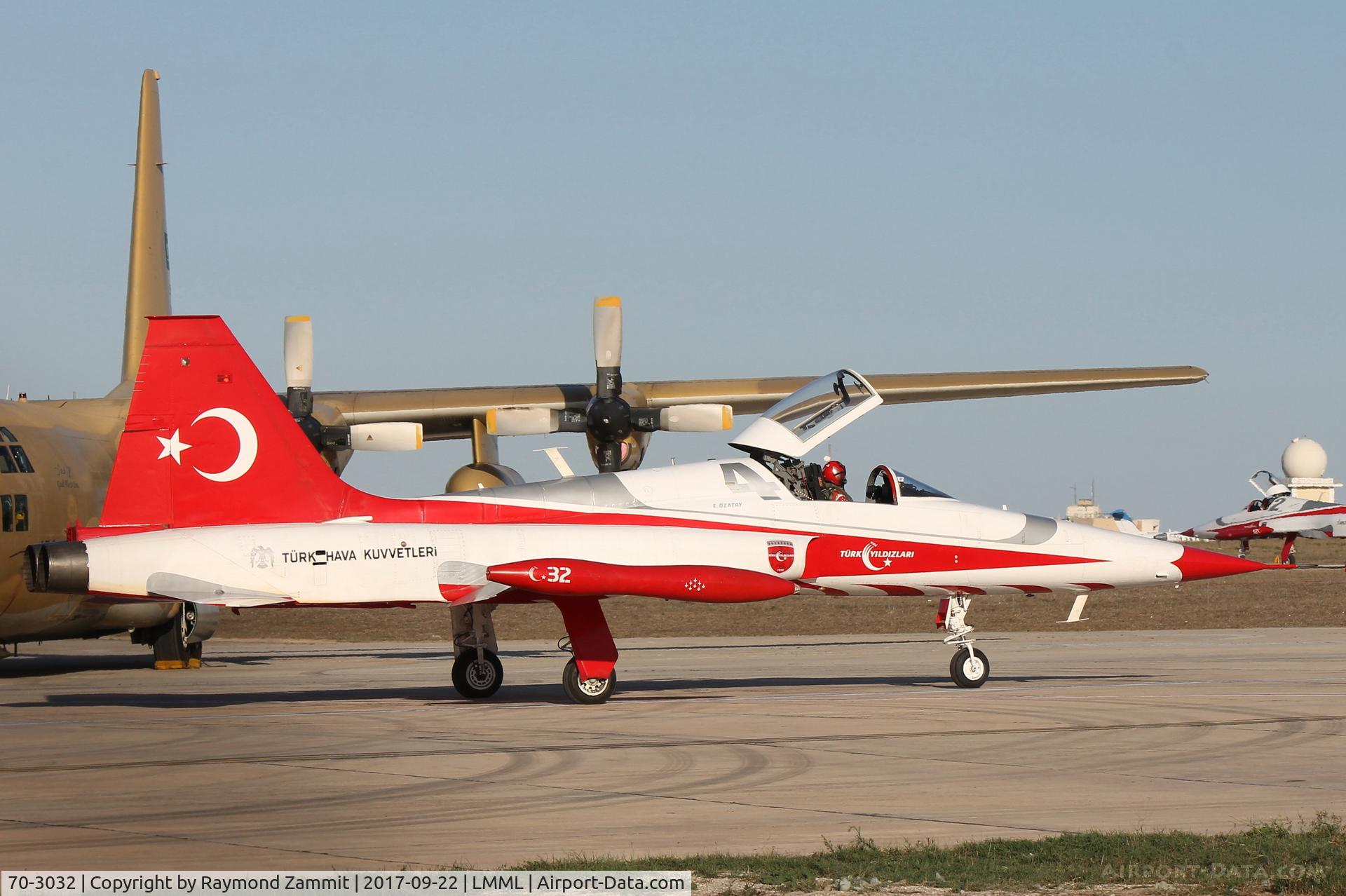 70-3032, Northrop (Canadair) NF-5A-2000 (CL-226) C/N 32, Northrop NF-5B 70-3032/4 Turkish Stars Aerobatic Team